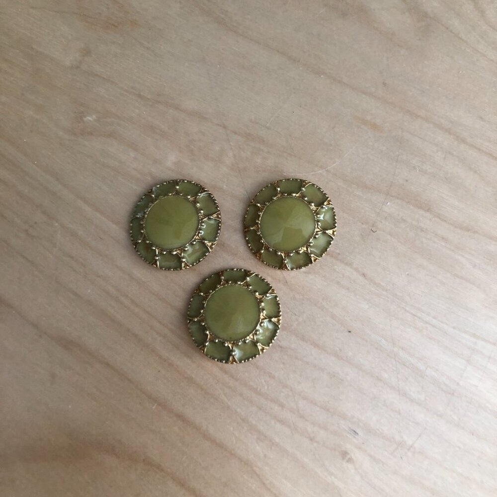 St. John Enameled Replacement Buttons Lot of 3 Light Green & Gold NEW - Picture 2 of 4